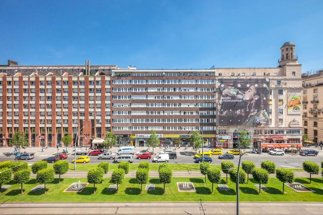 Modernized Unique Huge Central Apartment On 135Sqm Будапешт