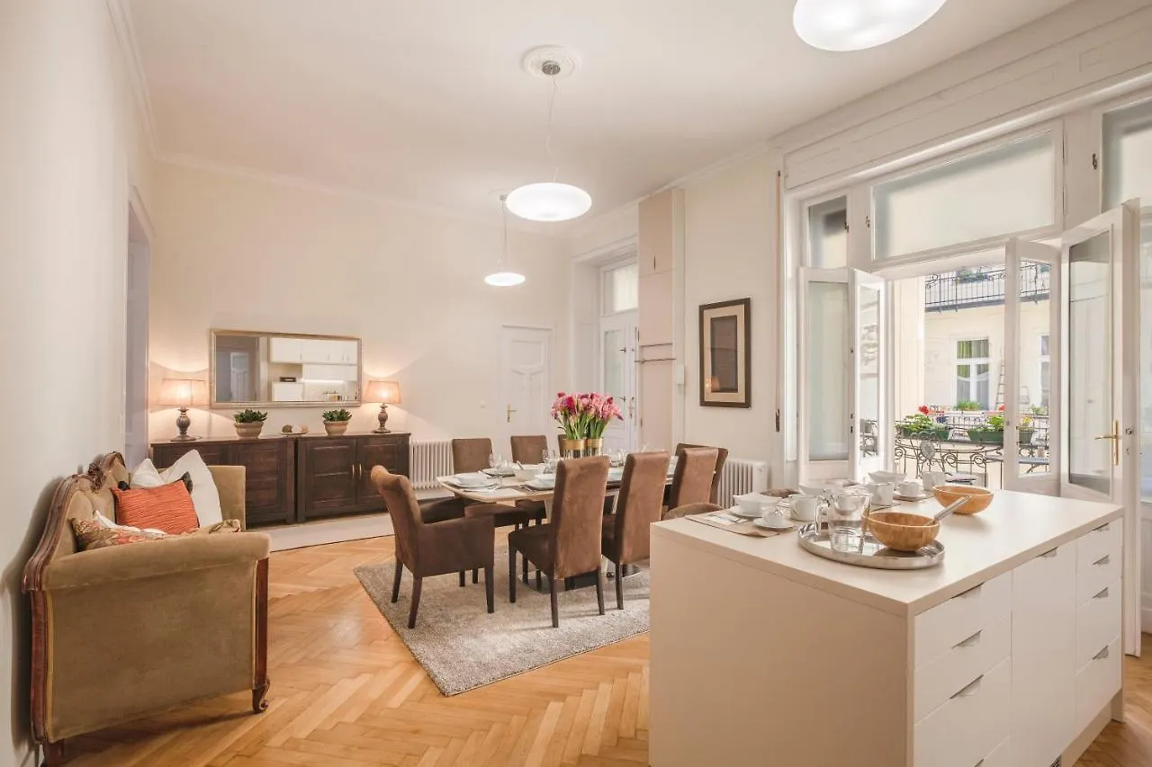 Modernized Unique Huge Central Apartment On 135Sqm Будапешт Венгрия