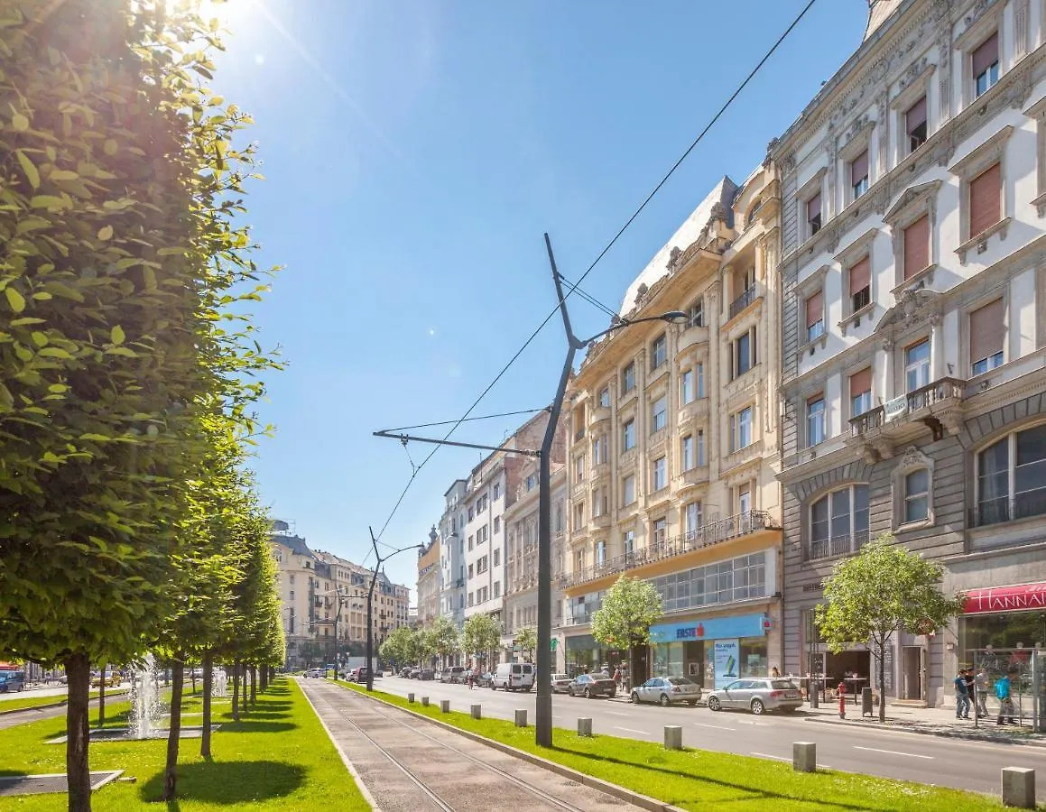 Modernized Unique Huge Central Apartment On 135Sqm Будапешт