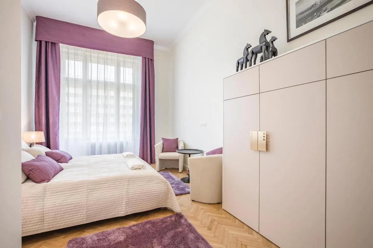 Modernized Unique Huge Central Apartment On 135Sqm Budapeszt