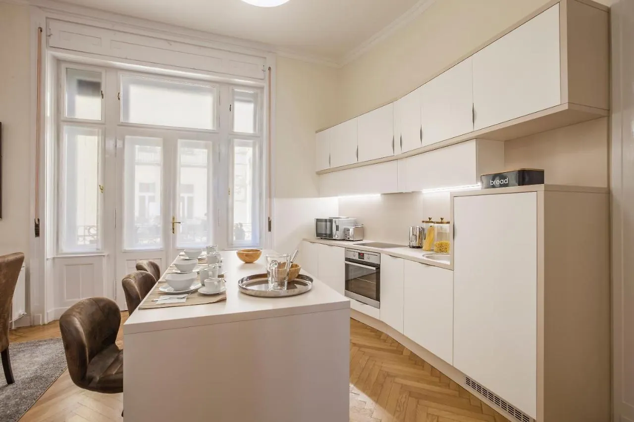 Modernized Unique Huge Central Apartment On 135Sqm Budapeszt 0*,