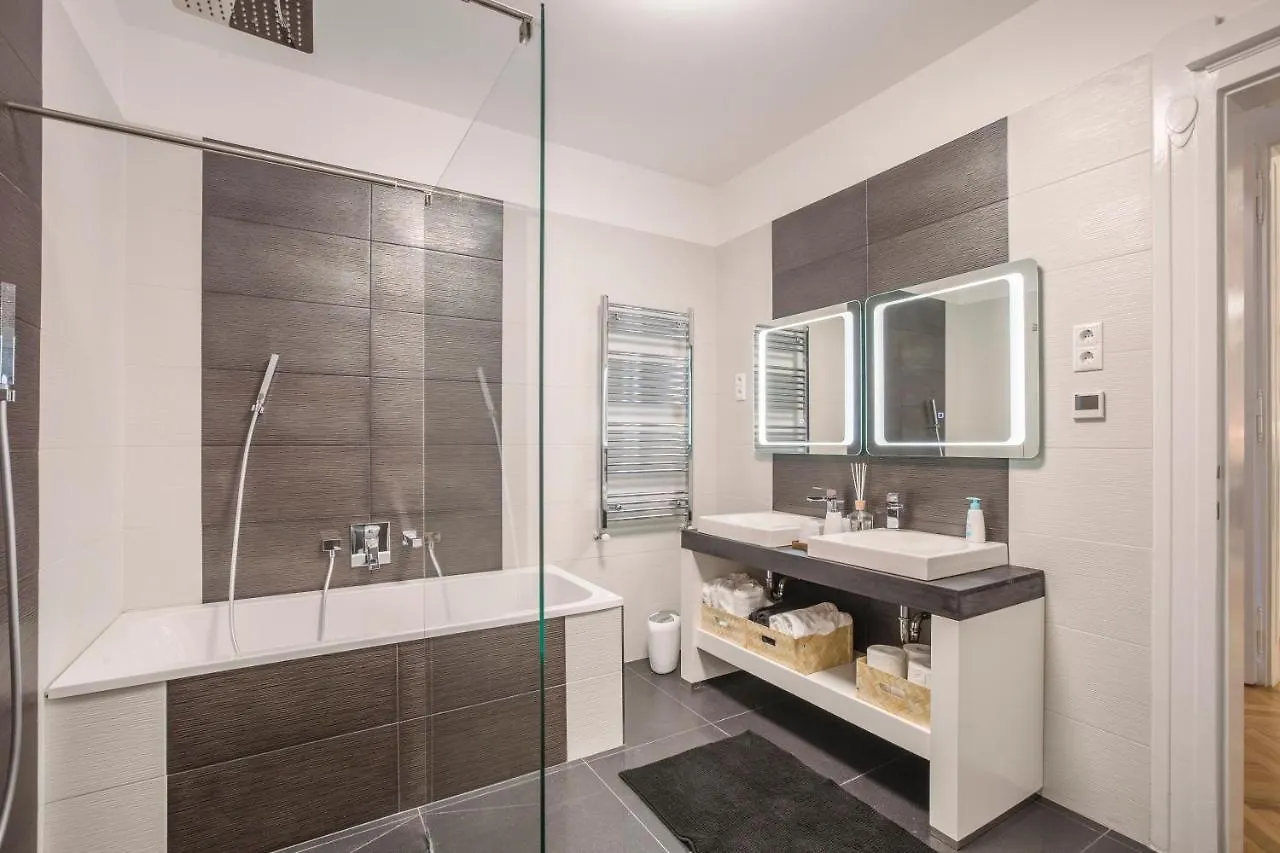 Modernized Unique Huge Central Apartment On 135Sqm Budapeszt Węgry